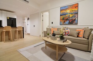 Smart TV - Modern Downtown Punta Cana Escape – Pool, Gym & Perfect Location (Punta cana)