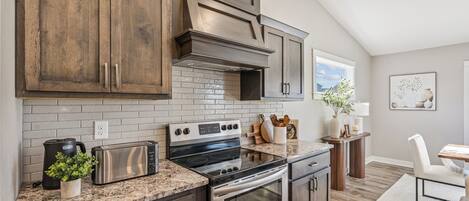 微波炉、烤箱、炉灶、洗碗机