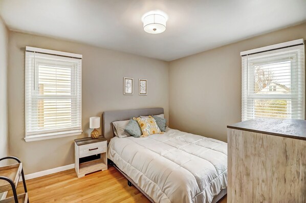 3 bedrooms, WiFi, bed sheets - Trendy neighborhood, walkable to local restaurants and shops, near OSU (Columbus)
