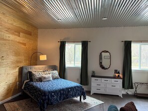 2 makuuhuonetta, silitysrauta/-lauta, vauvan matkasänky, ilmainen Wi-Fi