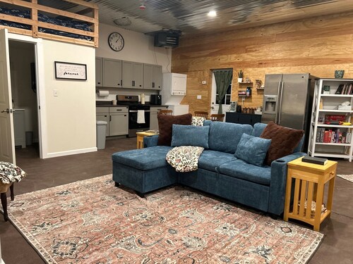 Rustic charm meets modern comfort in this cozy high-desert cottage