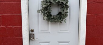 Rustic charm meets modern comfort in this cozy high-desert cottage