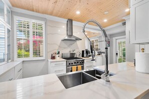 럭셔리 빌라, 침실 여러 개, 전용 수영장, 정원 전망 | 전용 주방