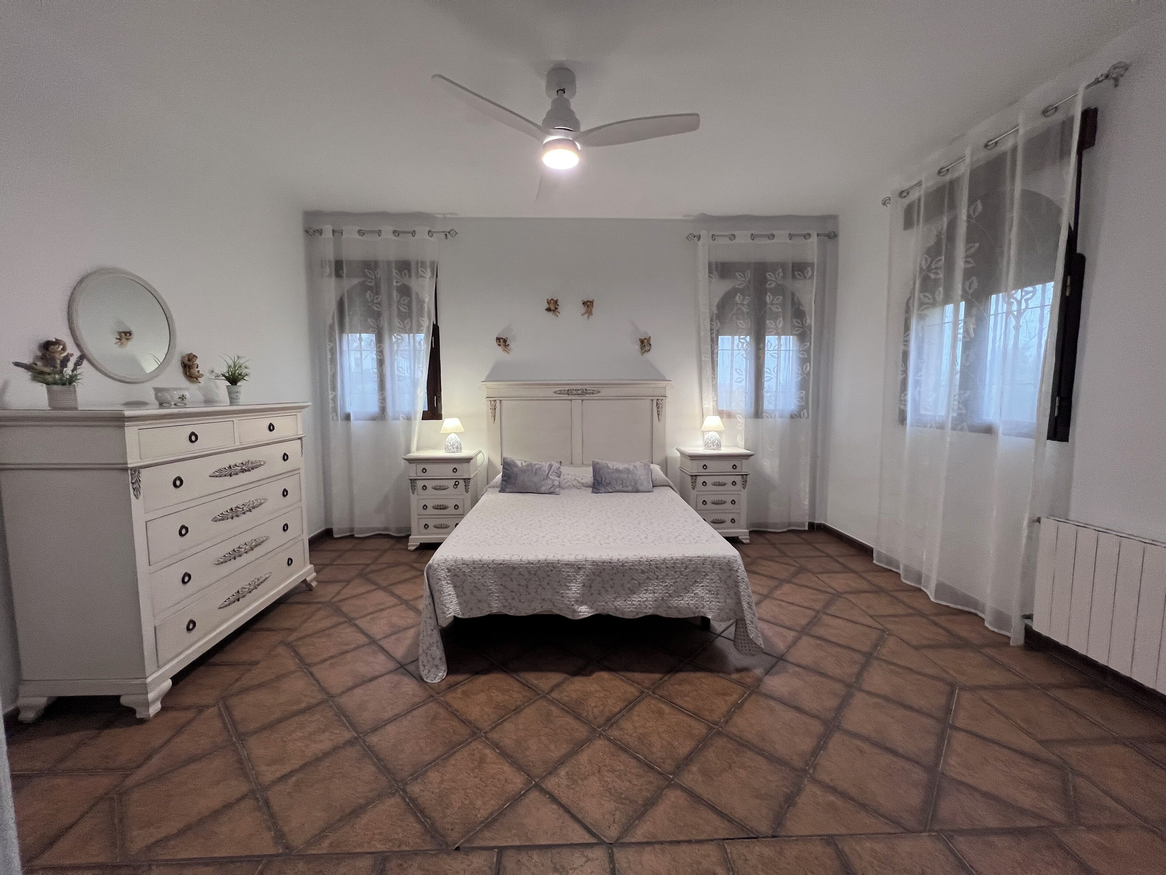 5 chambres, Wi-Fi, draps fournis