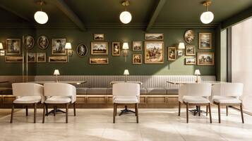 3 restaurantes; se sirve desayuno, almuerzo y cena; cocina mediterránea