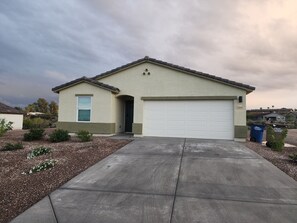 Exterior - Casita on Fore - Overlooking hole 4 on the Wickenburg Golf Club (Wickenburg)
