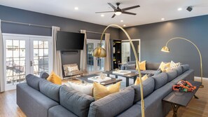 TV - Scottsdale Old Town Penthouse! Center of Nightlife (Scottsdale)