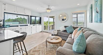 Cozy Bungalow with Pool, Pond & Spacious Deck