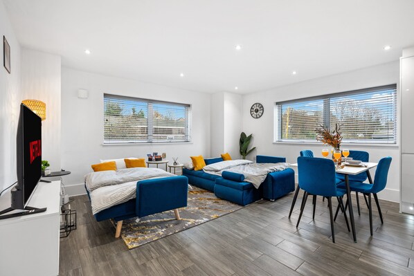 Interior - Modern | City Stay | Walk to Station| Free Parking (Brighton and Hove)