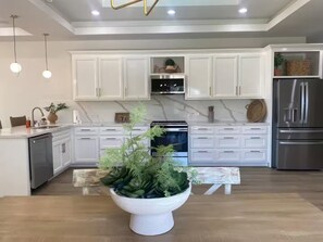 Private kitchen - Styles Beach 2A - Luxury Beachfront Condo w/ Pool (San Pedro)