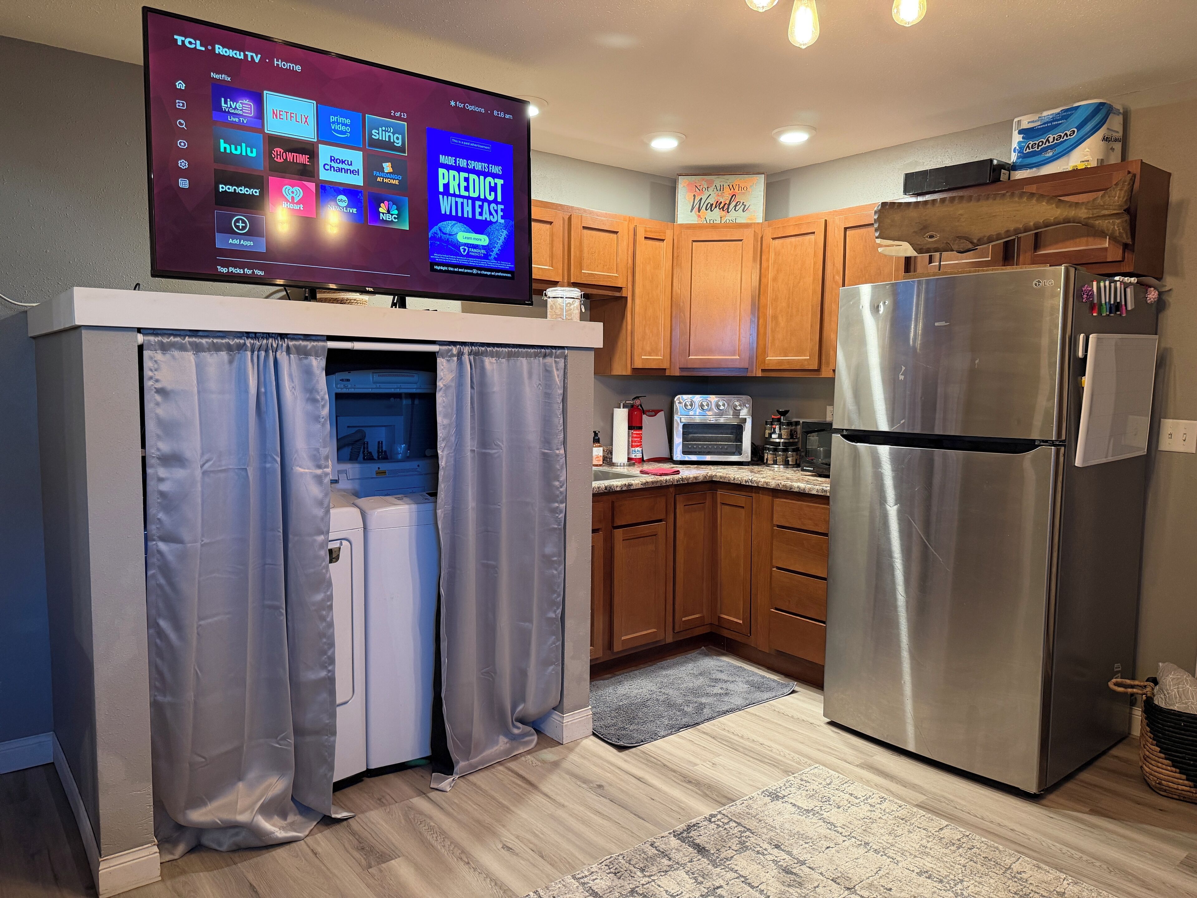 Fridge, microwave, coffee/tea maker, toaster