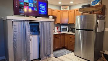 Fridge, microwave, coffee/tea maker, toaster