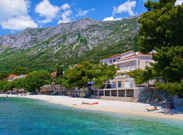 Beach - Economy Double Room With Private Bathroom (Gradac)