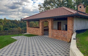 Property grounds - Awesome home in Karlovac with WiFi (Karlovac)