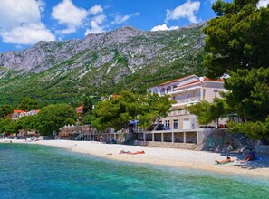 Beach - Premium Double Room With Private Bathroom 2 (Gradac)