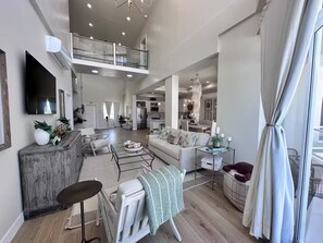 Smart TV - Styles Beach 2D - Multi Level Ocean View Condo (San Pedro)