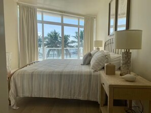2 bedrooms, in-room safe, iron/ironing board, free WiFi - Styles Beach 2E -Luxury Beachfront Condo w/ Pool and Balcony (San Pedro)