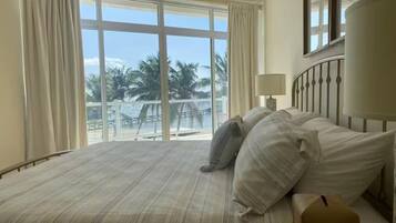 2 bedrooms, in-room safe, iron/ironing board, WiFi (free)