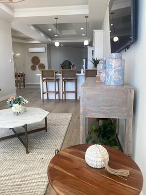 Interior - Styles Beach 2E -Luxury Beachfront Condo w/ Pool and Balcony (San Pedro)