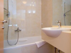 Hair dryer, towels - Standard Double Room With Private Bathroom 4 (Gradac)