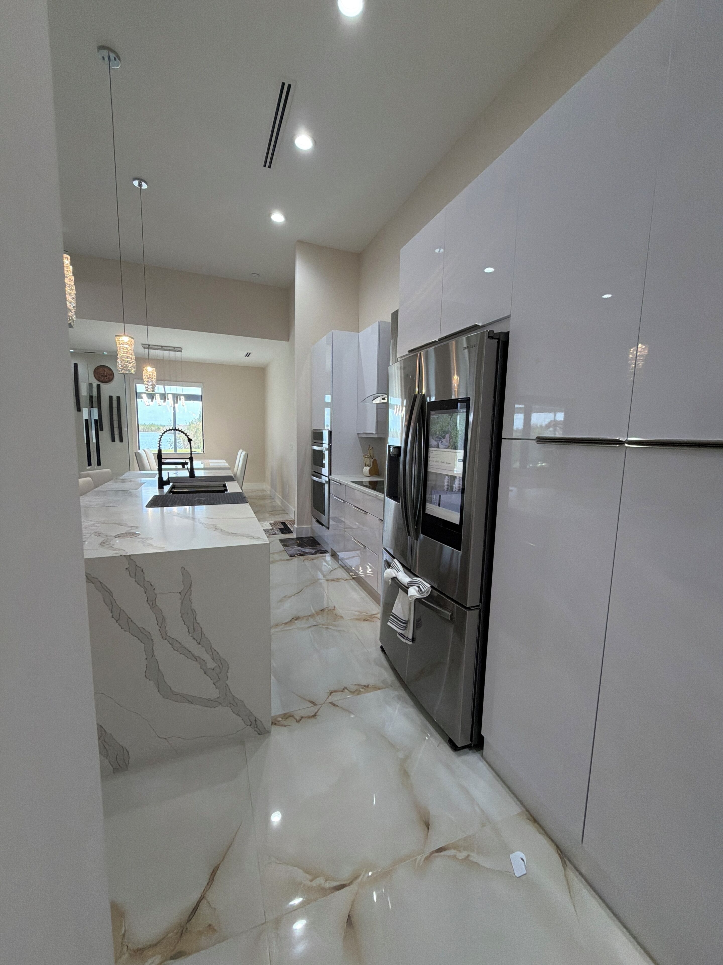 冰箱、微波炉、烤箱、洗碗机