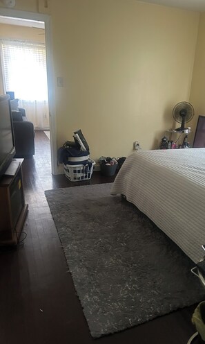 1 habitación y ropa de cama 