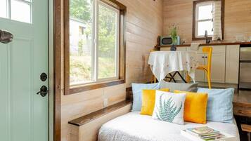 1 makuuhuone, silitysrauta/-lauta, internet, vuodevaatteet