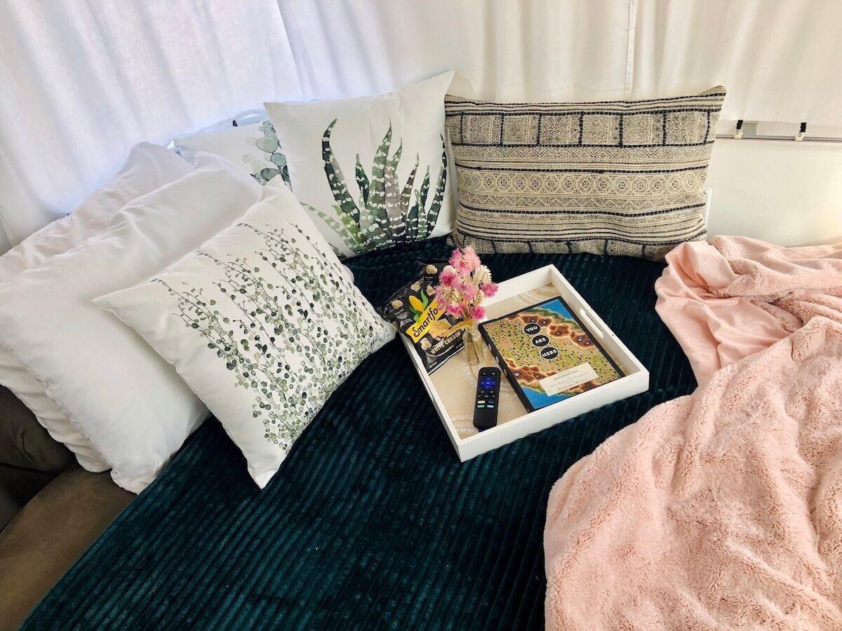 1 bedroom, internet, bed sheets