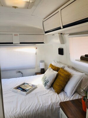 Internet, bed sheets