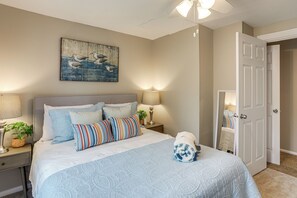 4 Schlafzimmer, Schreibtisch, Internetzugang, Bettwäsche