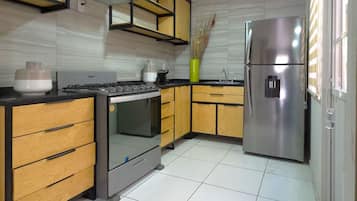 Casa estándar, 2 habitaciones | Cocina privada
