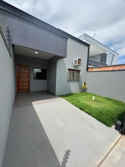 House with garage for pickup truck, 2 bedrooms, spacious and fully equipped for 6 people - House 3