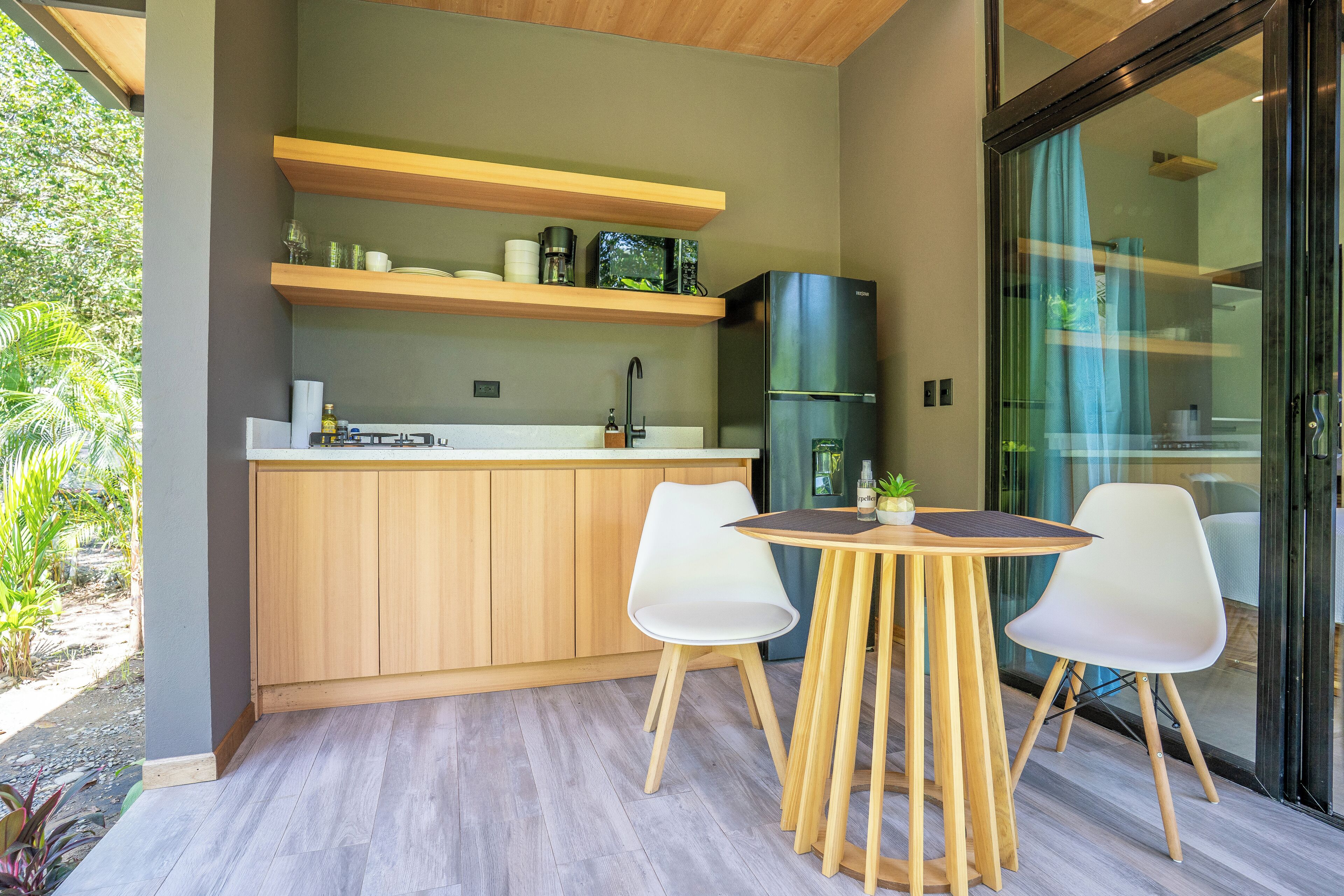 Bangalô, 1 cama King, piscina particular, vista para o jardim | Cozinha americana privada