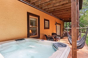 Terrace/patio - Stonecrest Hideaway - Nature Meets Comfort (Mill Spring)