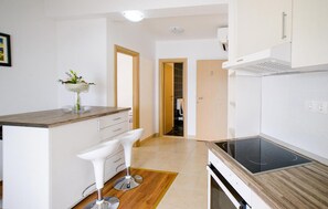 Refrigerador, horno, parrilla de estufa y lavavajillas 