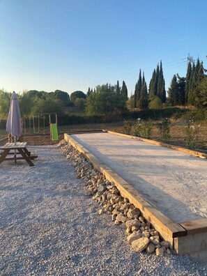 Property grounds - GITE 2P SWIMMING POOL JACUZZI ON 3 HA OF LAND (Béziers)