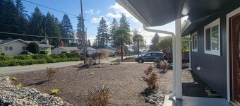 Tranquil 2-bedroom House w/Office Near Marina and Downtown Poulsbo