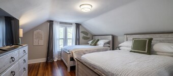 Millie's Cozy Parkside Home