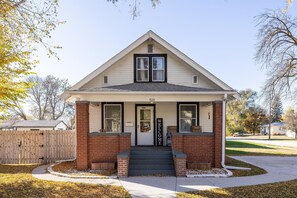 Exterior - Millie's Cozy Parkside Home (Norfolk)