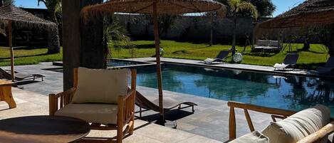 室外游泳池,恒温泳池