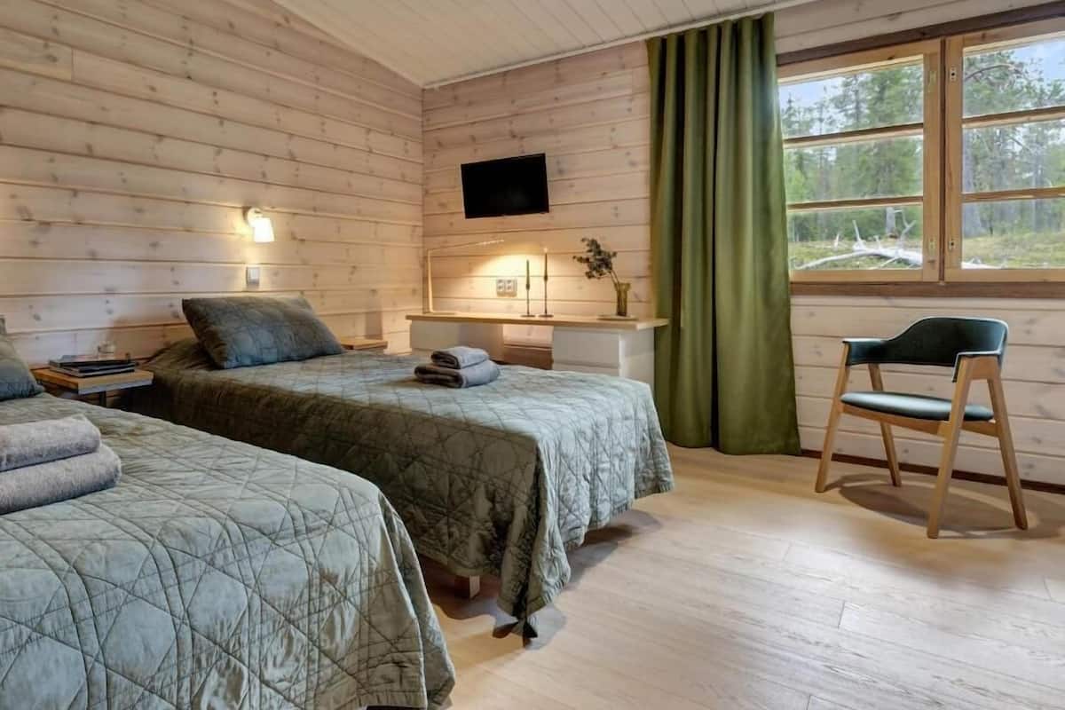 Twin Room, Private Bathroom, Garden View | Blackout drapes, iron/ironing board (on request), WiFi (free)
