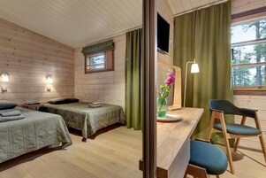 Twin Room, Private Bathroom, Garden View | Blackout drapes, iron/ironing board (on request), WiFi (free)