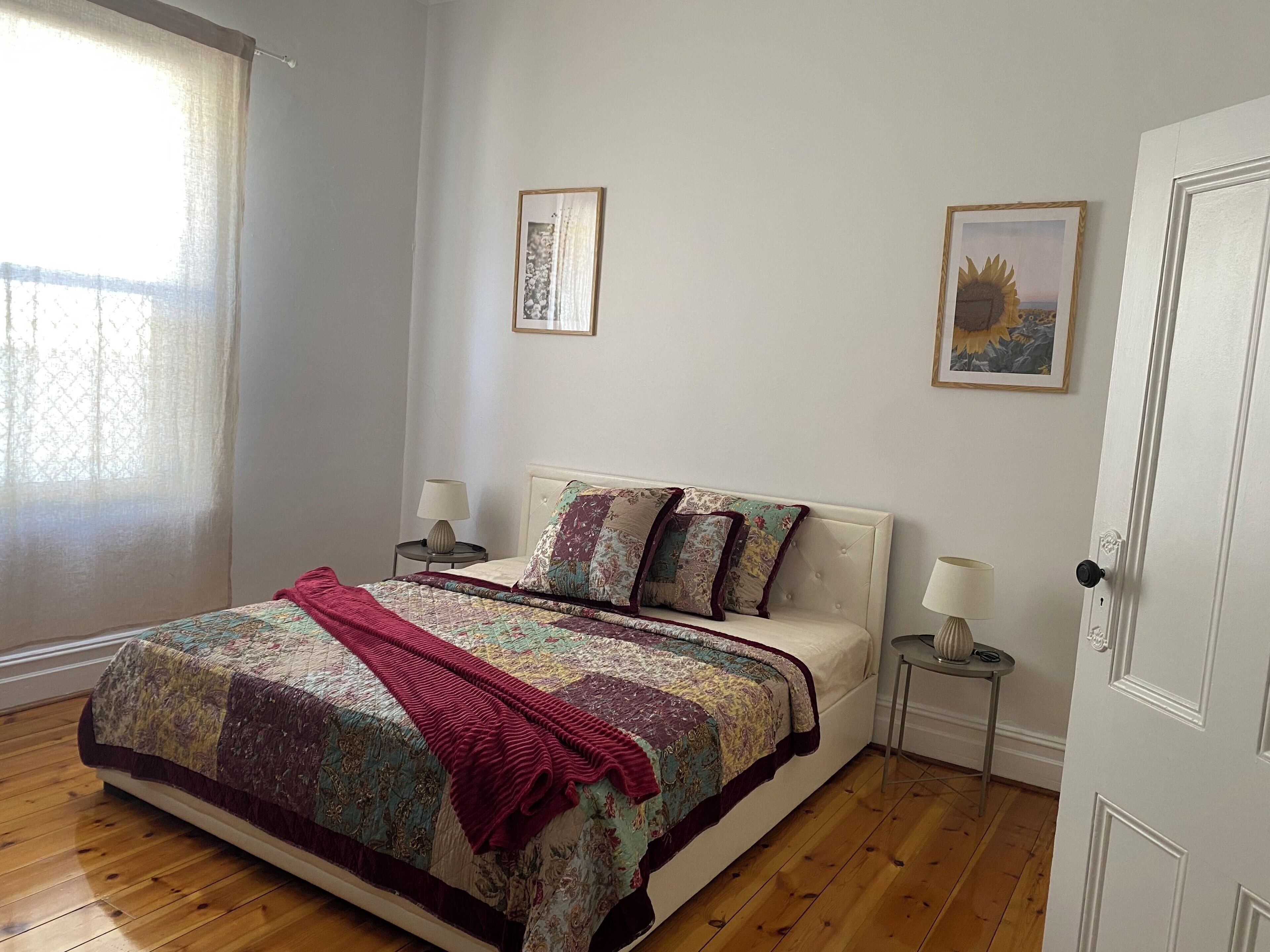 3 多间卧室、熨斗/熨衣板、WiFi、床单