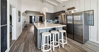 Beachfront Getaway: Fire Pit, Game Room & Views