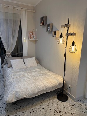 2 bedrooms, iron/ironing board, bed sheets - 🌴 T2 Charming apartment in Canet, only 50 meters from the beach! 🌊 (Canet-en-Roussillon)