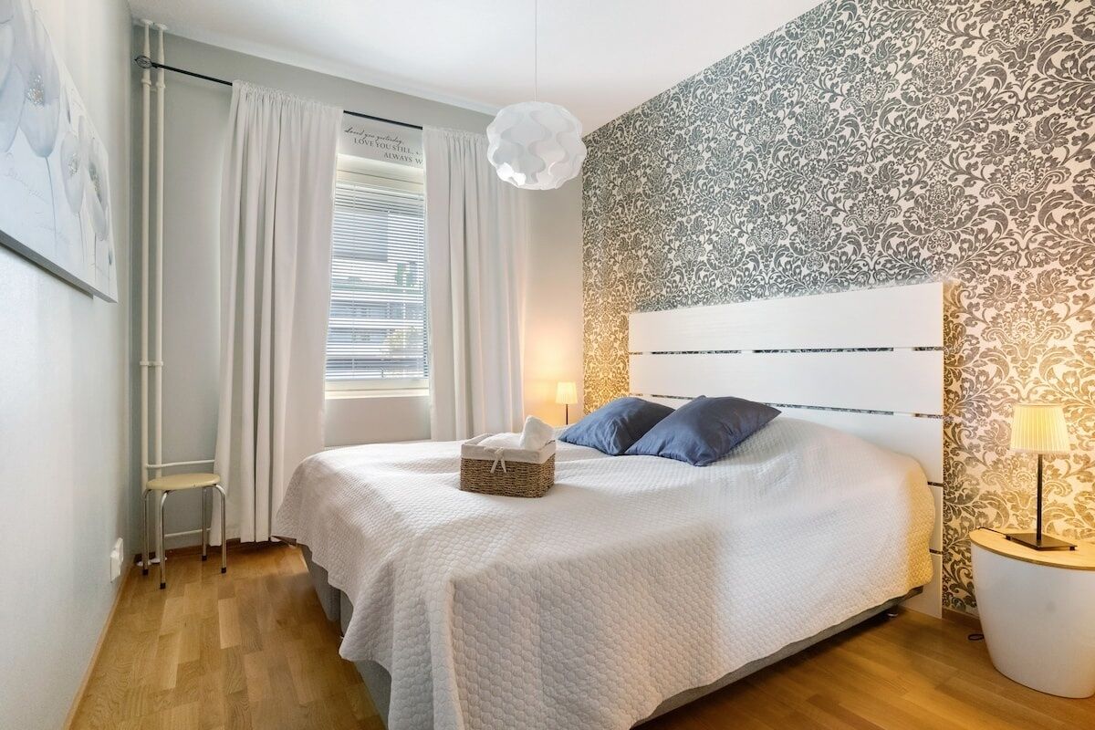 Silitysrauta/-lauta, internet, vuodevaatteet