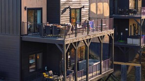House (4 Bedrooms) | Front of property - Smoky Mountain Cabin With Indoor Pool + Hot Tub + Views Dolly's Dreamhouse by Avantstay (Sevierville)