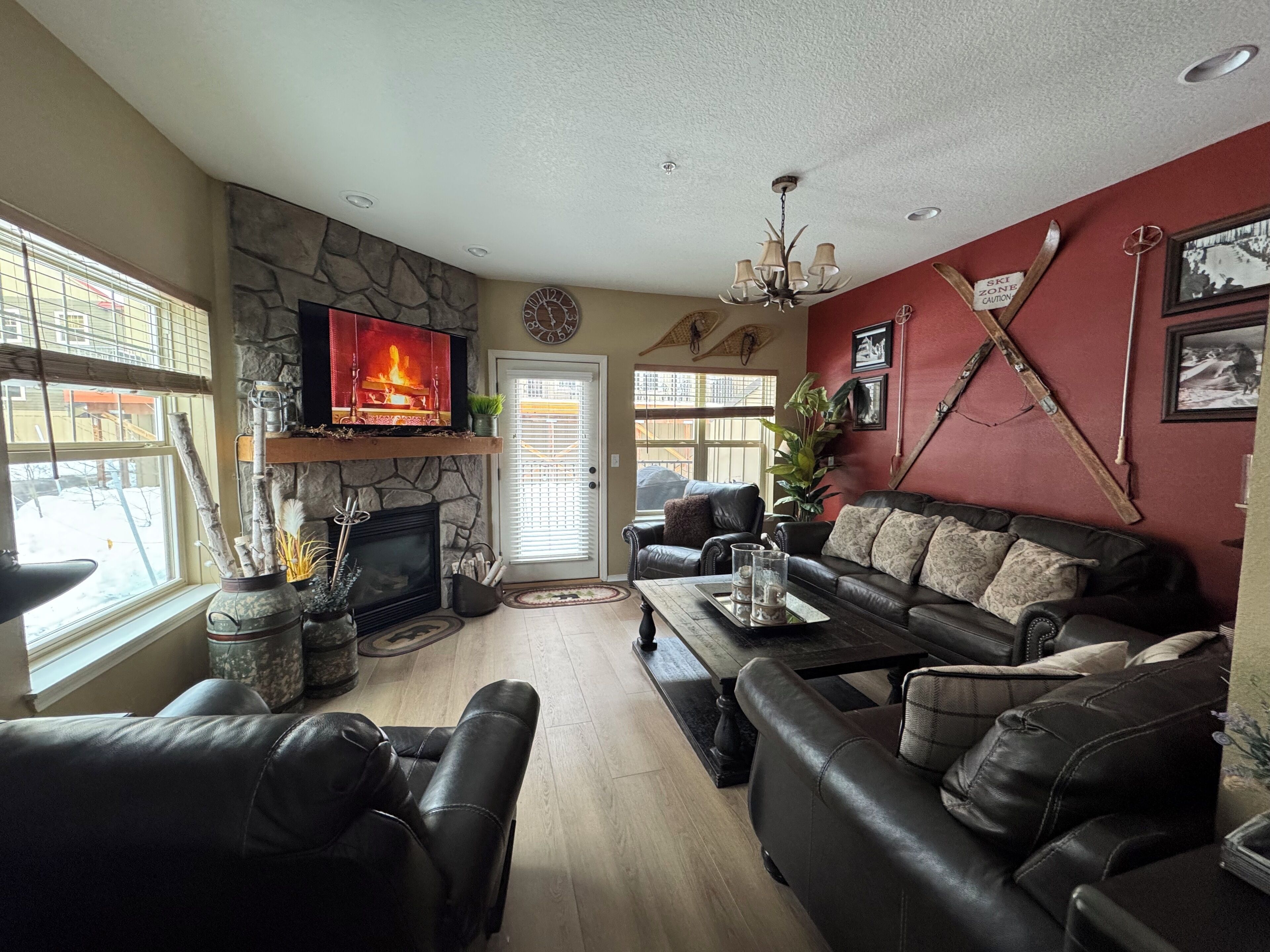 Smart TV, fireplace, table tennis, books