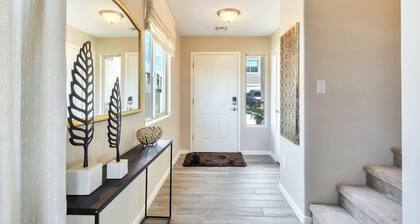 Spacious 3BR/Loft house in marvelous Northwest Tucson with 2 car garage