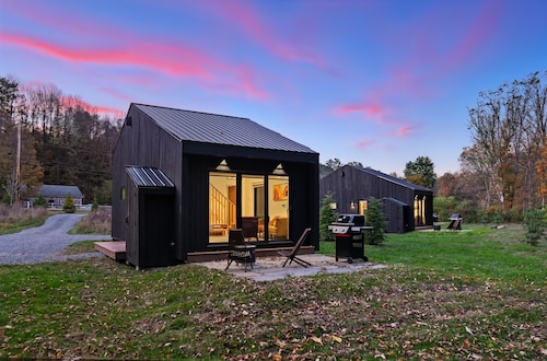 Luxury Loft With Solo Fire Pit & Trails Close to Okemo & Ascutney EV Charger